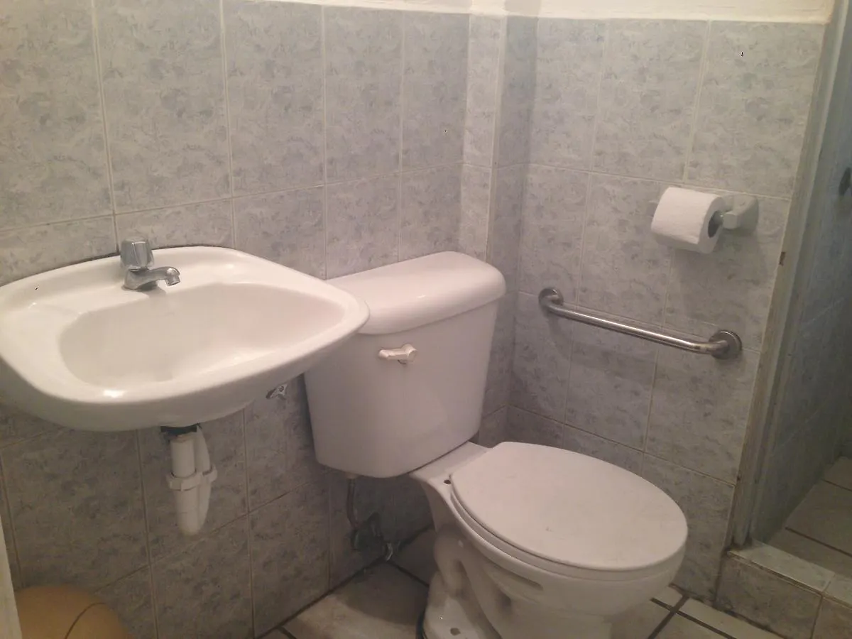 Hostal Almagro Quito 0*,
